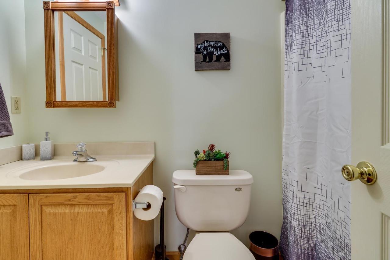 Cozy Big Bass Lake Home With Hot Tub And Game Room! Gouldsboro Екстер'єр фото